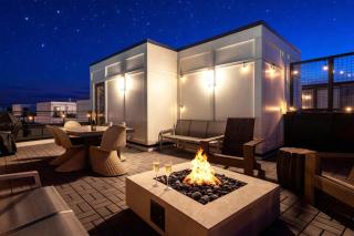 Luxe 4BR Retreat with Rooftop Fire Pit & Garage - 6