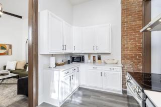 Delightful Canal Street Family Home in Mid-City - 5
