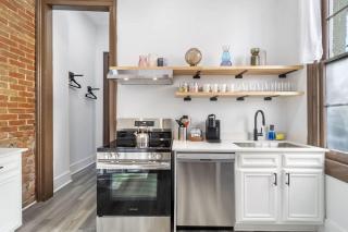 Delightful Canal Street Family Home in Mid-City - 3