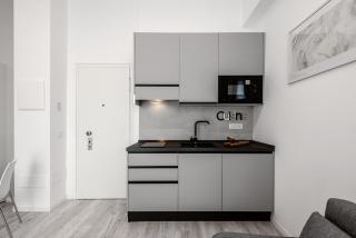 StayEasy Crivelli - Stylish Studio, Duomo walking - 3
