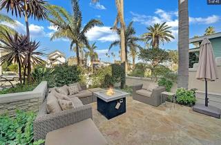 Coastal Charm Gorgeous Beach Estate with roof top - Huntington Beach - 8