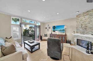 Coastal Charm Gorgeous Beach Estate with roof top - Huntington Beach - 6