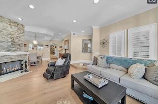 Coastal Charm Gorgeous Beach Estate with roof top - Huntington Beach - 4