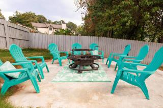 Basement Suite Bliss•Firepit Nights & Comfort Stay - 4