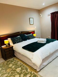 Guest house with Powerbackup in Sandhurst - 6