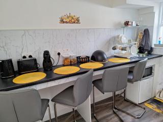 The Yellow Door - 6