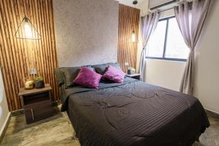 Provenza! Golden Jacuzzi - 5BR only 1 Block from lleras - 2