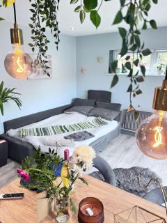 Cozy Southampton Apartment Retreat - 1