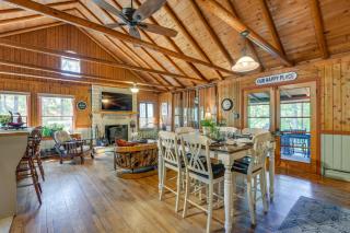 Lakefront Log Cabin Retreat 3br-2ba Hot tub and Kayaks - 5