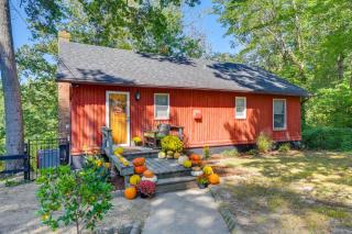 Lakefront Log Cabin Retreat 3br-2ba Hot tub and Kayaks - 6