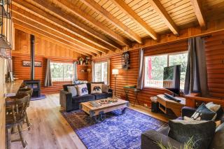 Community Lake Access Peaceful Cabin in Sonora! - 0