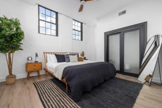 Stay in heart of Johnson City * Urban Loft * - 4