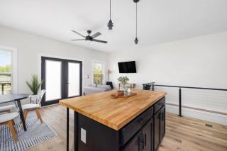 New construction 2nd level apartment * Downtown JC - 2