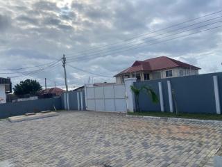 1BR Ultra Modern Apartment in Gbawe - Gbawe - 4