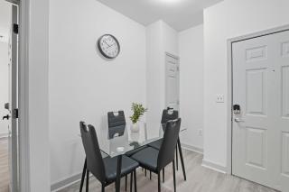 Bright & Stylish 2-bed, 2-bath Apartment - 7
