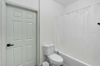 Contemporary 2br2ba With Great Amenities - 2