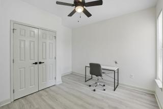 Contemporary 2br2ba With Great Amenities - 7