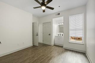 Modern 2BR2BA Near University District - 2