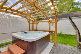 Private Hot Tub Poconos Babbling Brooke Cottage - 9