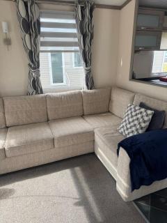 Spacious Modern Seaside Caravan - 4