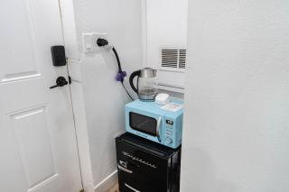 Hollywood Hills Retreat - Next to Universal Studios - Los Angeles - 1