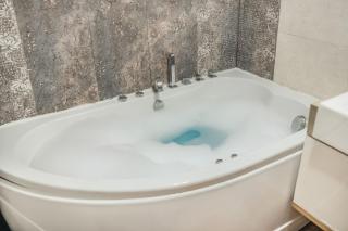 Hot Tub, Lake View, Old Town, Balcony, Parking APT - 3