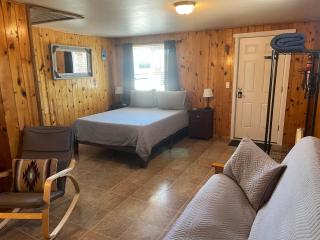 Cozy cabin #6 at Aspen Ridge Cabins - 1