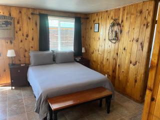 Cozy cabin #6 at Aspen Ridge Cabins - 9