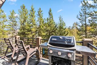 Mountain Getaway Deck Spacious Kitchen - 9