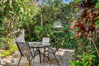 Peaceful Garden Escape - 2BR Noosaville Getaway - 4