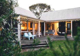 The Barefoot Beach House - Surf Beach - 9