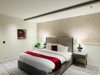 TAJ Executive Hotel With Premium Services - 6