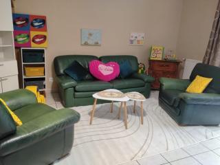 Maison familiale EXCELLENCE,3 chambres jardin avec jeux, proche gare Bourg en Bresse - 2