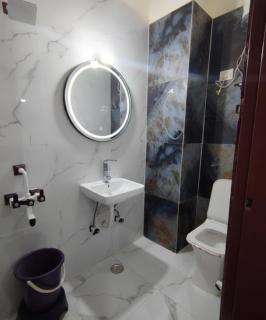 Hotel RK Bliss - Rukmani Vihaar Vrindavan - 1