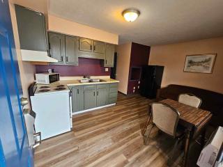 Travelers Inn and Suites - 8