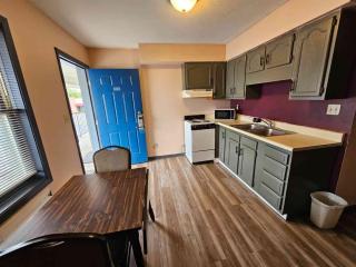 Travelers Inn and Suites - 7