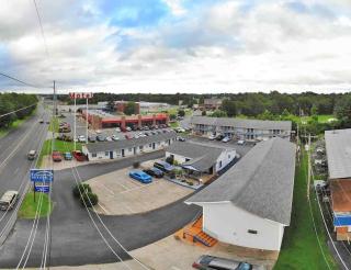 Travelers Inn and Suites - 1