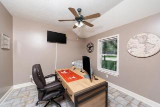 Home in League City, TX with firepit & grill - 3
