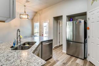 9 Mi to College Station Dog-Friendly Home with Yard - 3