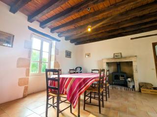 Maison de vacances en Brenne avec piscine partagée, grand jardin et tout confort inclus - FR-1-591-329 - 2