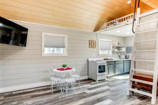 Pet Friendly! Norfork Lake Getaway with Fire Pit - 4