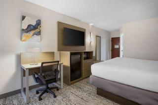 SureStay Plus Hotel by Best Western Chicago Lombard - 2