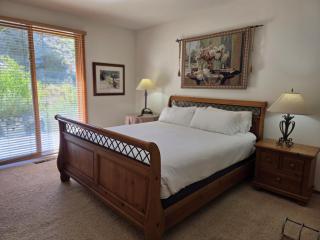 Snowcreek Resort Vacation Rentals 776 Fairway Circle - 3