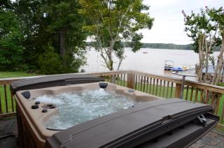 Luxury 4-Acre Lakefront Getaway-Hot Tub, Private Dock, Paddleboards, Pool Table & Karaoke! - 7