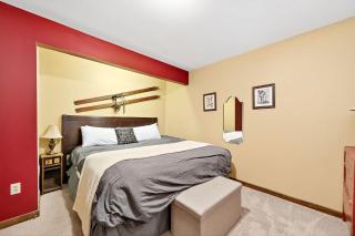 Across from Holiday Valley 2 King Beds AC - 4