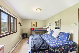 Across from Holiday Valley 2 King Beds AC - 5