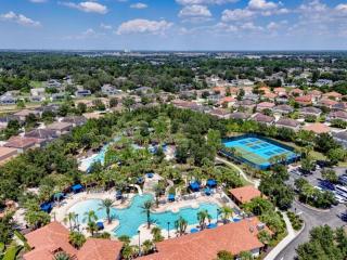 Spacious 5-Bedroom Resort Pool Home with Lake View villa - 7