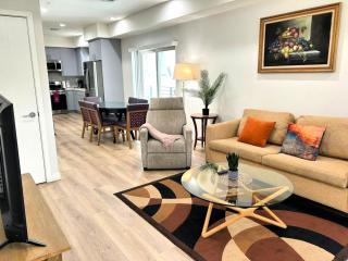 Modern Hollywood Homes close to Everything with Free Parking - Los Angeles - 0