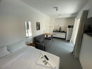 Studio com varanda gigante e localização incrível - 2