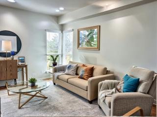 Modern Hollywood Homes close to Everything with Free Parking - 0